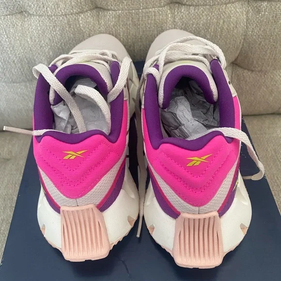 New in box Women’s Size 7 Reebok Zig Dynamica 4 Stucco/Sendros/Lasp - Picture 2 of 6